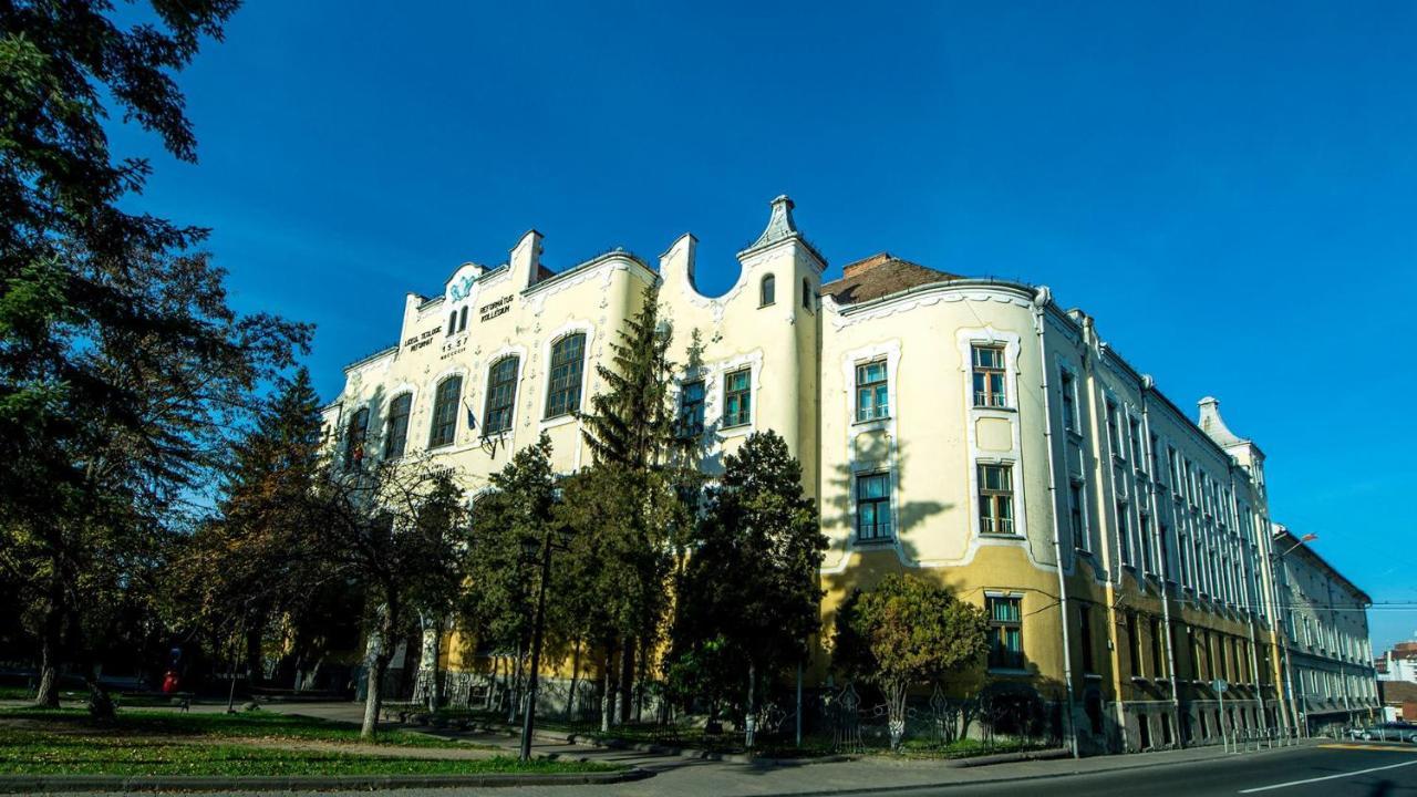 Butterfly Apartment-Hidden Gem In The Heart Of Targu Mures Ngoại thất bức ảnh