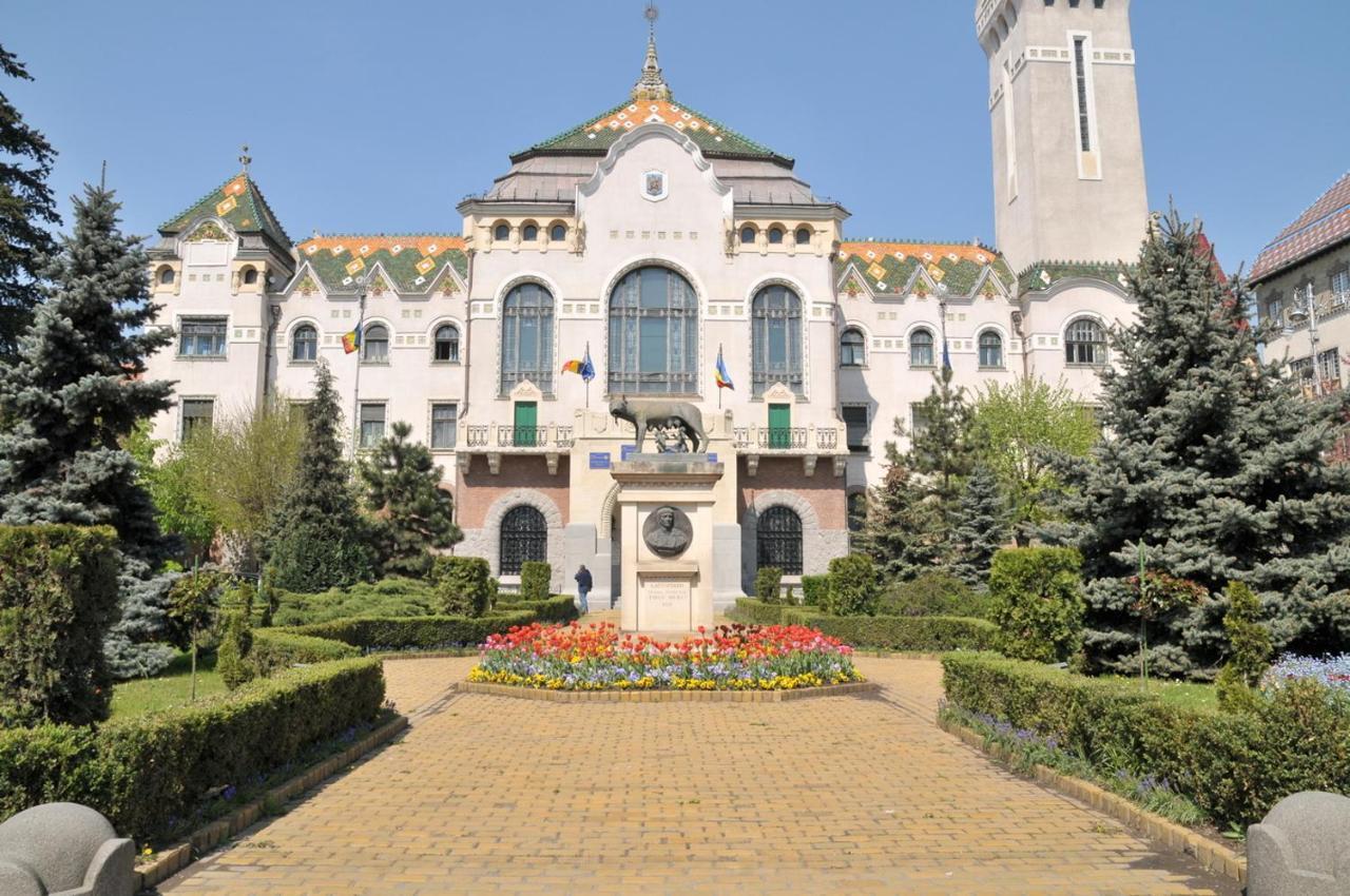 Butterfly Apartment-Hidden Gem In The Heart Of Targu Mures Ngoại thất bức ảnh